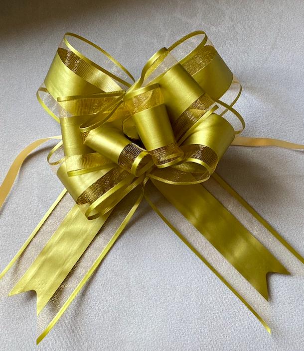 Gold Organza Bow - 10 packTaylor Made Cake Courses, online piping tutorials, online buttercream frosting videos, piping tips, piping accessories, flower piping, flower piping tips, cupcake bouquets, learn to pipe cupcake bouquets, buttercream flowers, buttercream frosting tutorials,