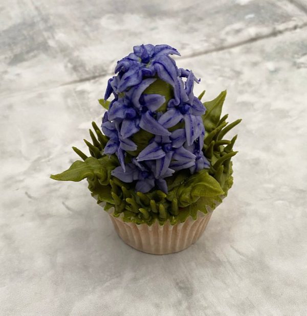 how to make buttercream flowers, taylor made cake courses, jane taylor cupcakes